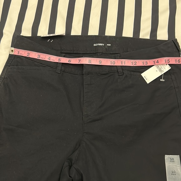 NWT Old Navy ⚓️ Mid-Rise Pixie Pants Black Size 10 - Picture 3 of 5